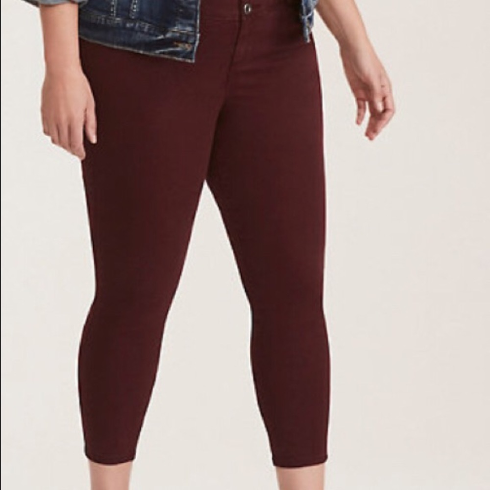 Burgundy cropped pants